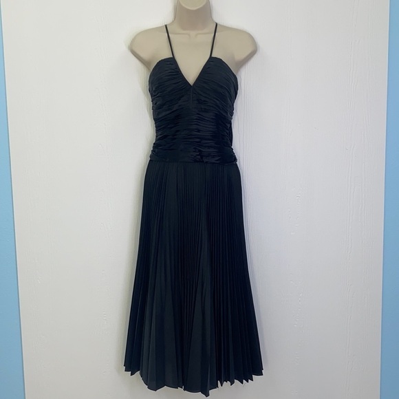 BCBG Maxazria - Beautiful Black Silk Pleated Cocktail Midi  Dress Size 6 - Picture 2 of 11